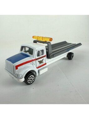 Vintage Road Champs Roadmasters Pulling For America Diecast Tow Truck Model